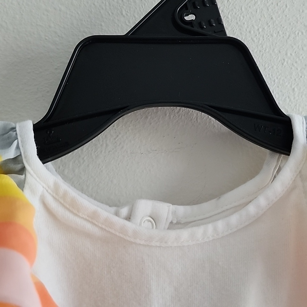 Chloé Paris Baby Girl's Designer White T-Shirt with Vibrant Ruffle Sleeves Sz 6M - Picture 6 of 14